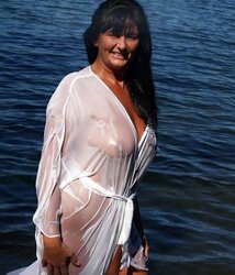 Mature naturist wifey