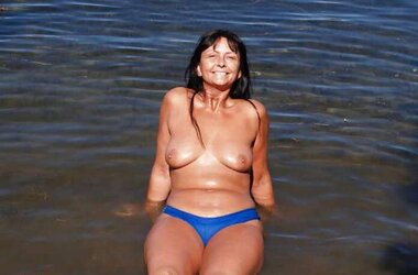 Mature naturist wifey