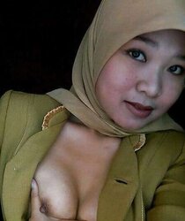 Sebelum Puasa lihatlah Istriku Bugil