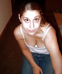 Downblouse teenager