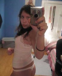 Some Inexperienced Youthful Women selfshots