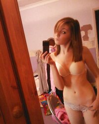 Some Inexperienced Youthful Women selfshots