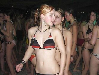 Some Inexperienced Youthful Women selfshots