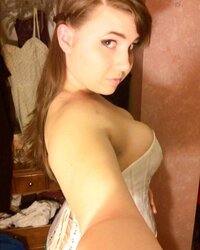 Self-shot Big-Titted Teenager with a cute bum