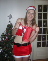 French inexperienced christmas lady trimmed labia and facial cumshot