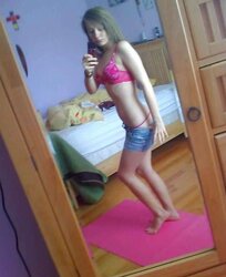 Jummy teenager selfshot