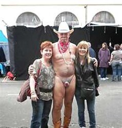 Mr. Smiles bare in public