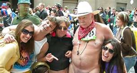 Mr. Smiles bare in public
