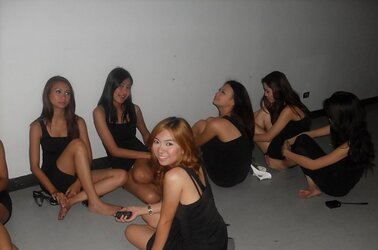 Boso Upskirt Kita Silip Thong Pinay from the Web