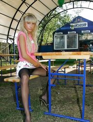 Hotlegs- teenager outdoor