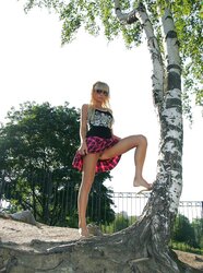 Hotlegs- teenager outdoor