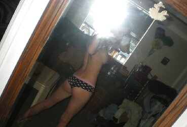 Stolen Pictures - 2 Girlfriends have a Session