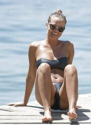 Celebrity camel toe