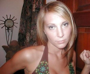 Red-Hot inexperienced woman showcasing and displaying her funbags and snatch