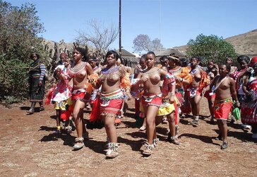 Bare Dame Groups 008 - African Tribal Celebrations