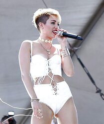 Miley Cyrus iheartradio jamboree