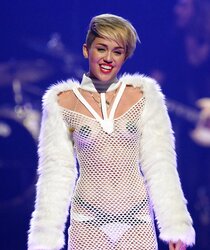 Miley Cyrus iheartradio jamboree