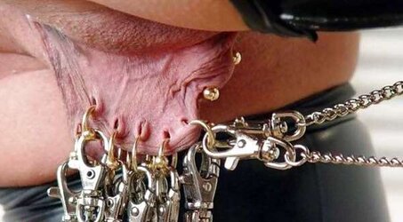 Extrem piercing vagina