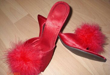 Super-Hot feather mules