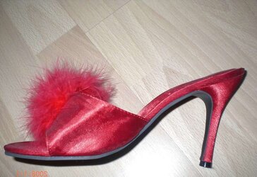 Super-Hot feather mules