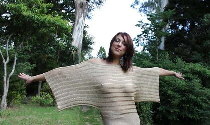 Les salopes (bra-less)