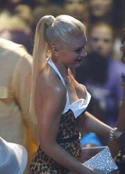 Gwen Stefani Fakes