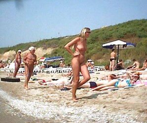 Nudisti romania