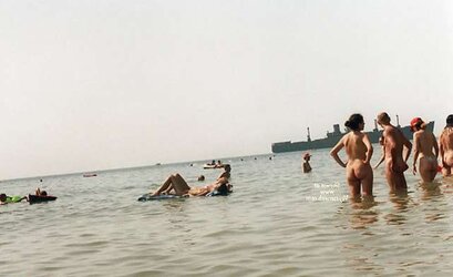 Nudisti romania