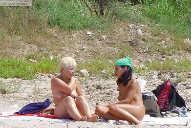 Nudisti romania