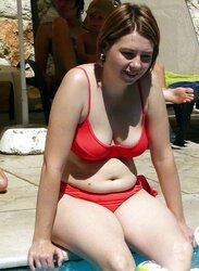 Chubby fledgling in bikini