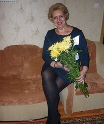 Russian mature dame with super-sexy gams!