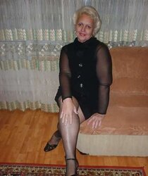 Russian mature dame with super-sexy gams!