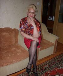 Russian mature dame with super-sexy gams!