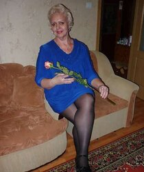 Russian mature dame with super-sexy gams!