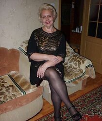 Russian mature dame with super-sexy gams!