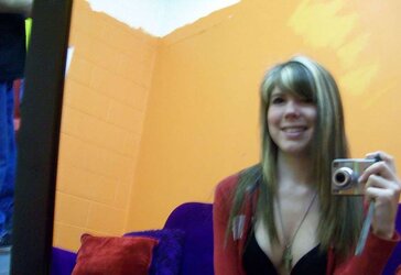 Canadian Teenager deepthroats little schlong