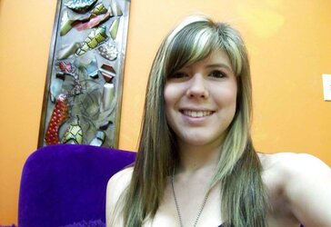 Canadian Teenager deepthroats little schlong