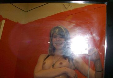 Canadian Teenager deepthroats little schlong