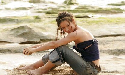 Evangeline Lilly lovely soles