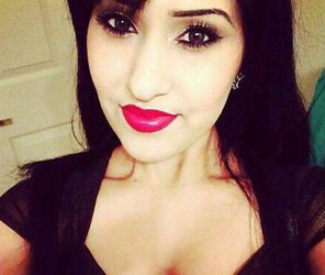 Super Hot pakistani whore ten comment for more