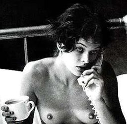 Milla jovovich - actress - resident evil -naked