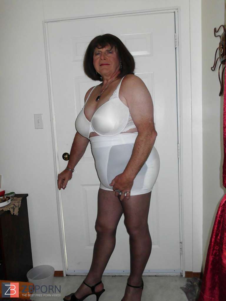 Mature crossdresser - ZB Porn