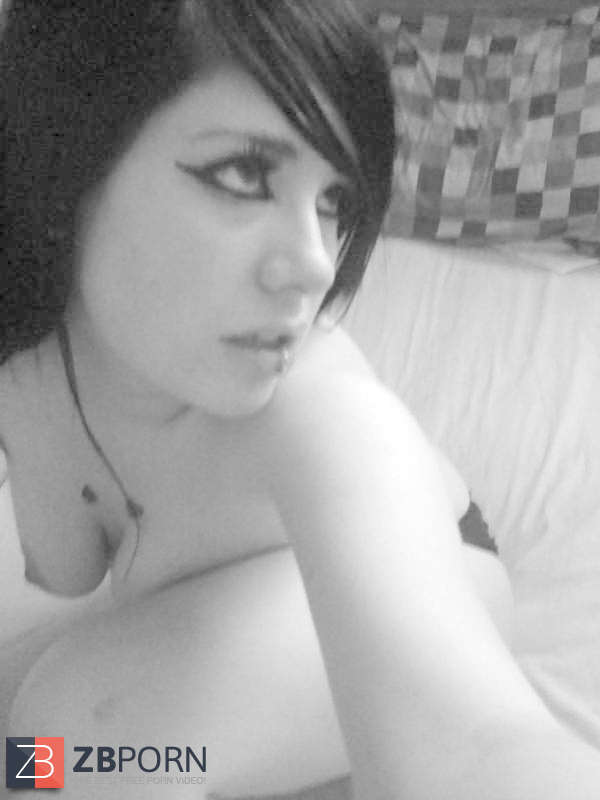 Self shot Emo Teenager ZB Porn 