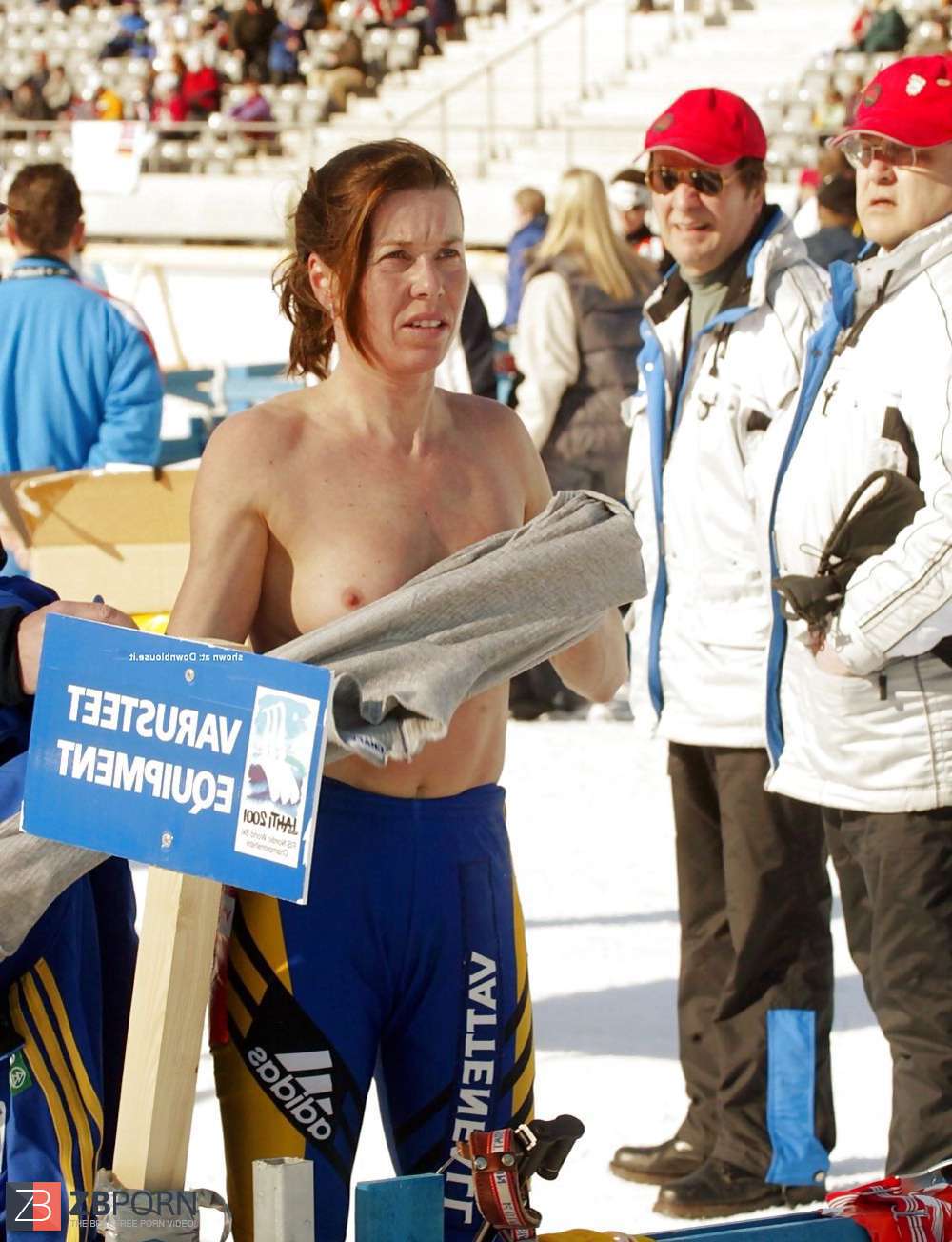 Sporting Oops, Camel Toe, Nipple Glides, Taut - ZB Porn