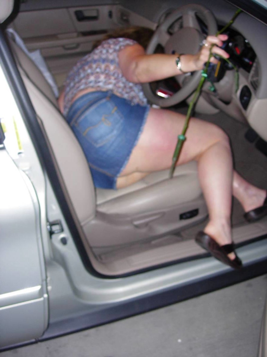 Car upskirt - ZB Porn