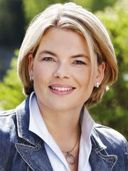 Promi-Wichsvorlagen (celebs) VI - Julia Kloeckner