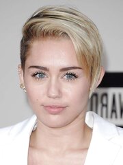 Beautiful Miley Cyrus 2013 American Music Awards