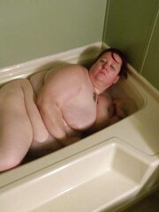 Piggy in bath