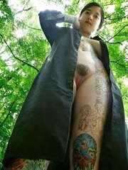 TATOOED YAKUZA HONEY NAKED IN THE WOODS - londonlad