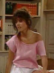 Tiffani Thiessen gifs (Saved by the Bell)